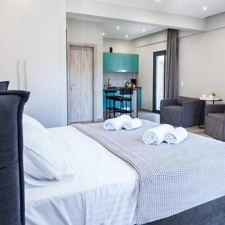 E Spacious Cornered Brand New Studio Apartment E Atenas Exterior foto