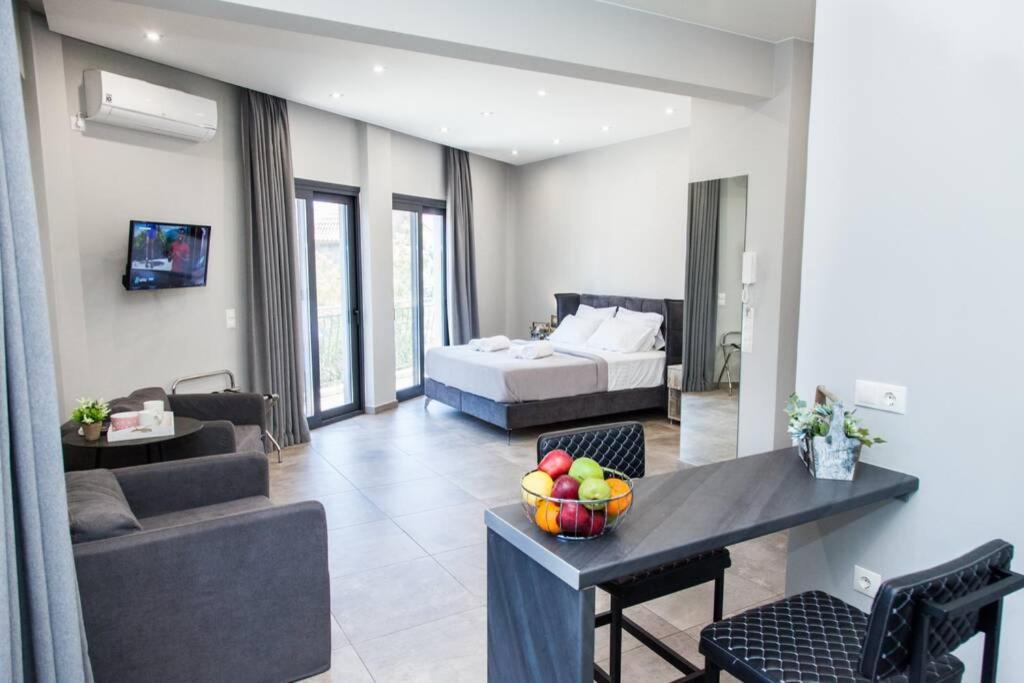 E Spacious Cornered Brand New Studio Apartment E Atenas Exterior foto