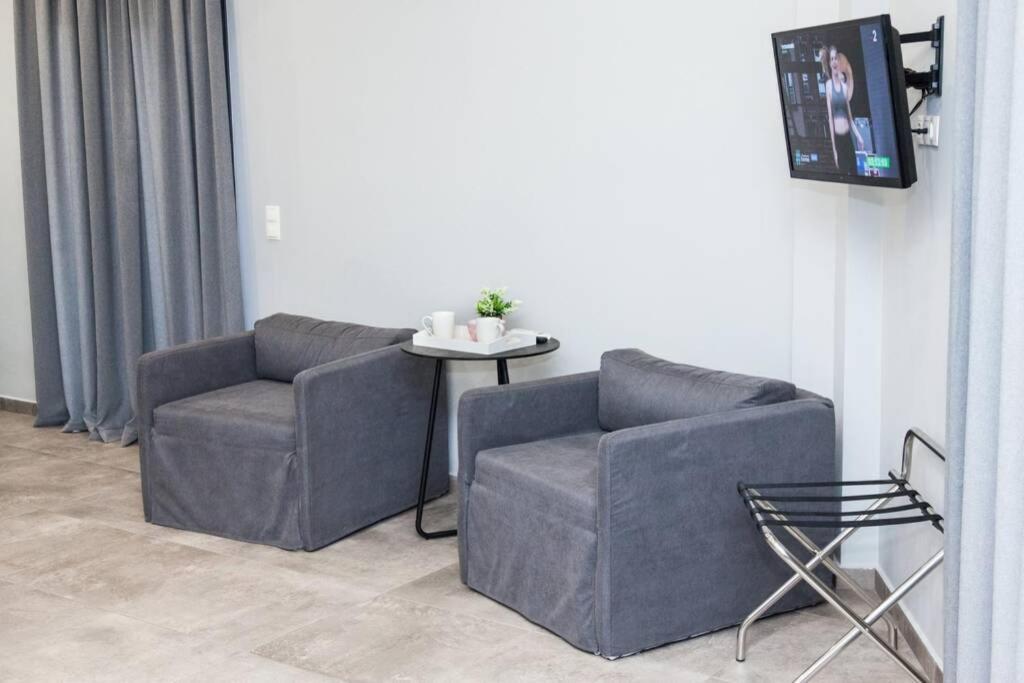 E Spacious Cornered Brand New Studio Apartment E Atenas Exterior foto