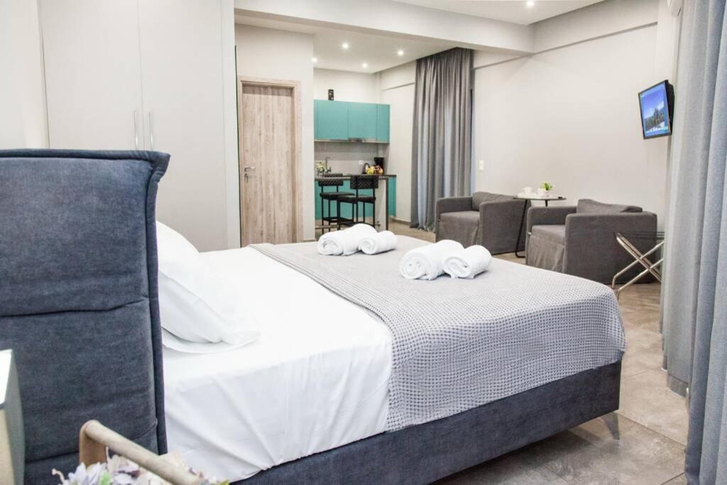 E Spacious Cornered Brand New Studio Apartment E Atenas Exterior foto